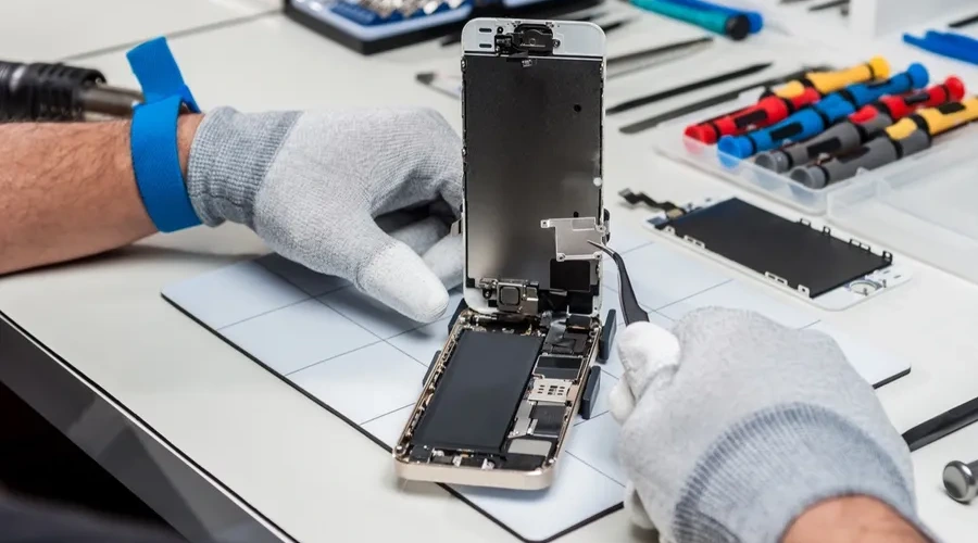 What kind of industry is mobile phone repair? Is it a profiteering industry?